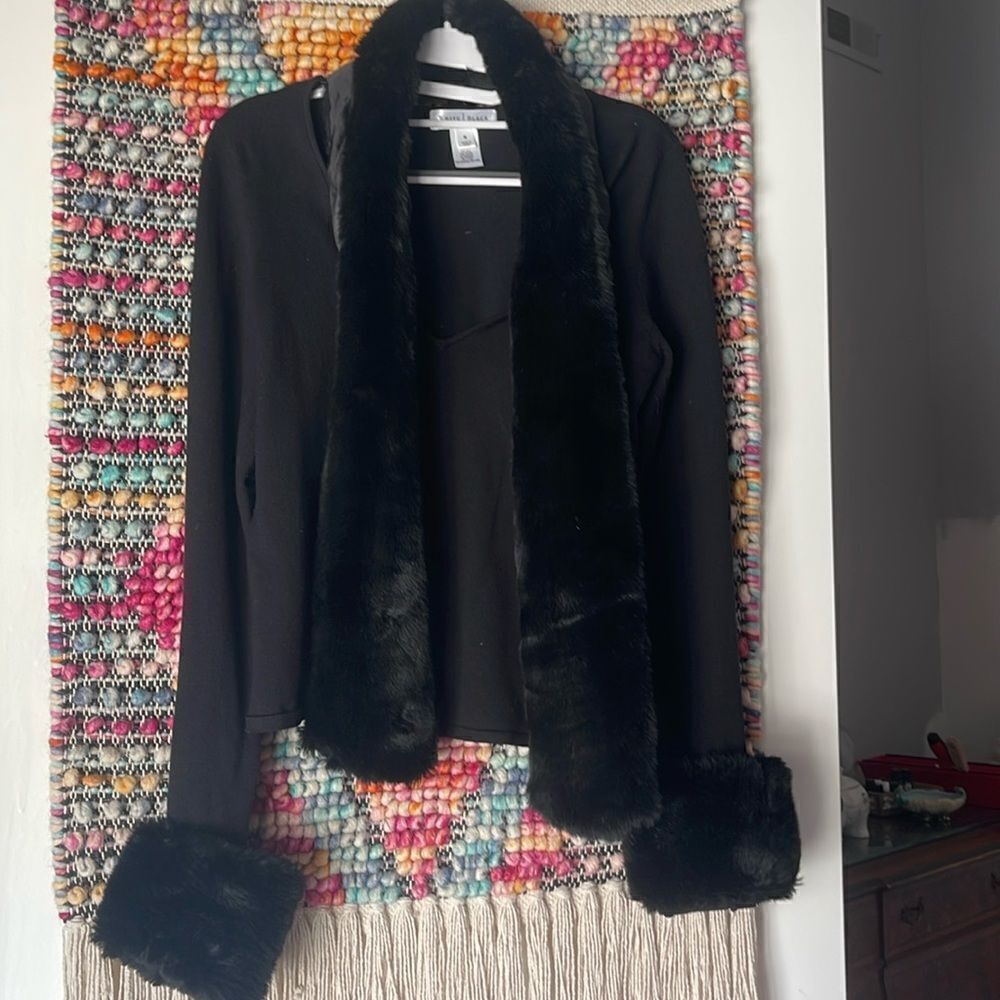 White House Black Market black v neck with detachable fur collar and sleeves.